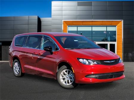 2025 Chrysler Voyager LX