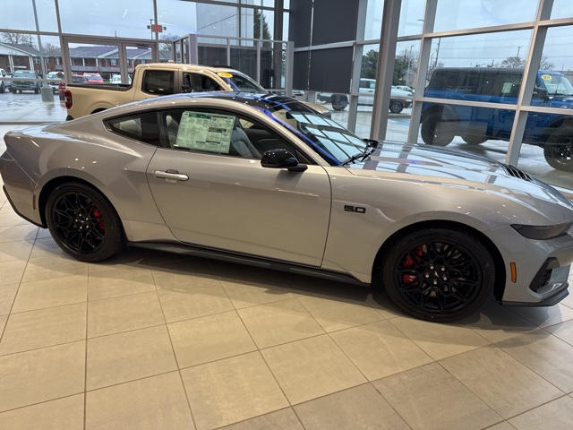 2025 Ford Mustang GT Premium photo 10