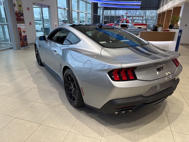 2025 Ford Mustang GT Premium photo 2