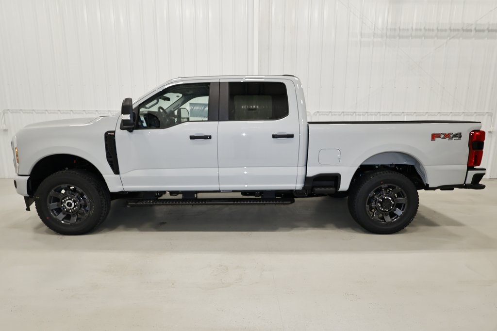2025 Ford F-350 photo 5