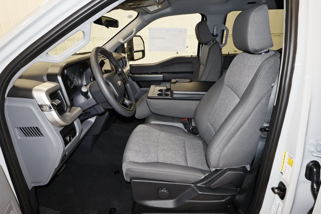 2025 Ford F-350 photo 10