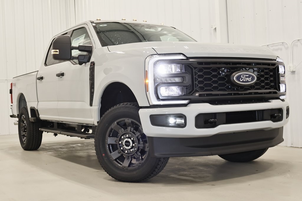 2025 Ford F-350 photo 28