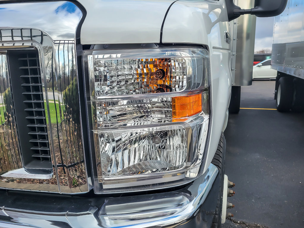 2024 Ford E-350 photo 22