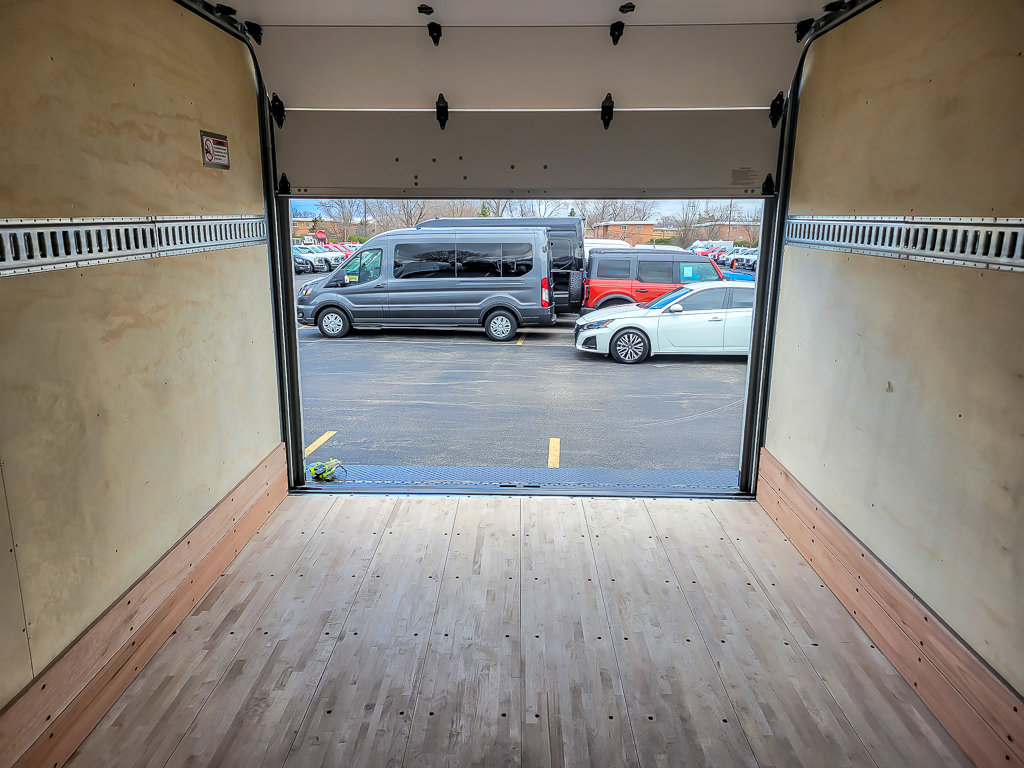2024 Ford E-350 photo 30