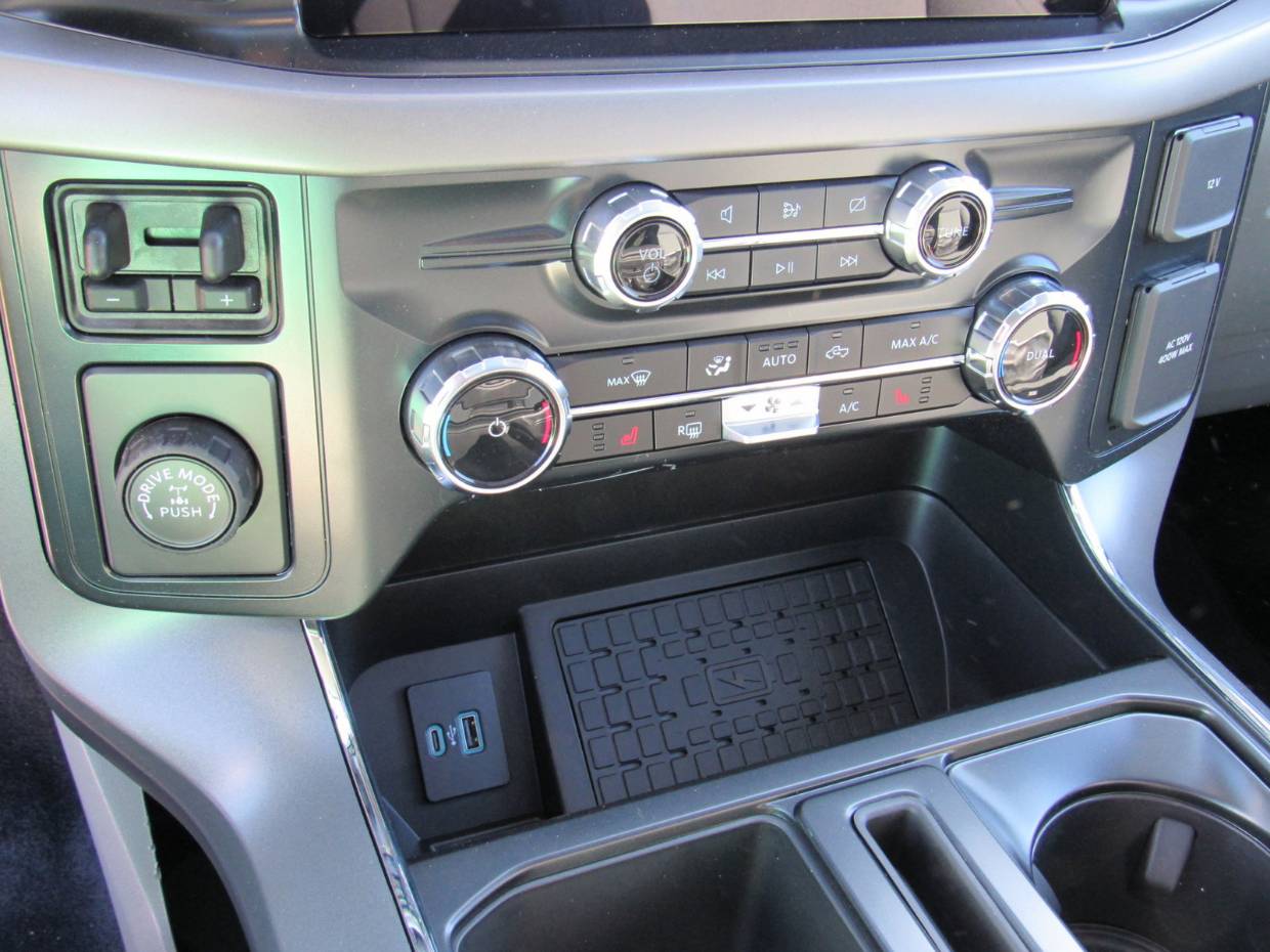 2024 Ford F-150 XLT - Photo 17