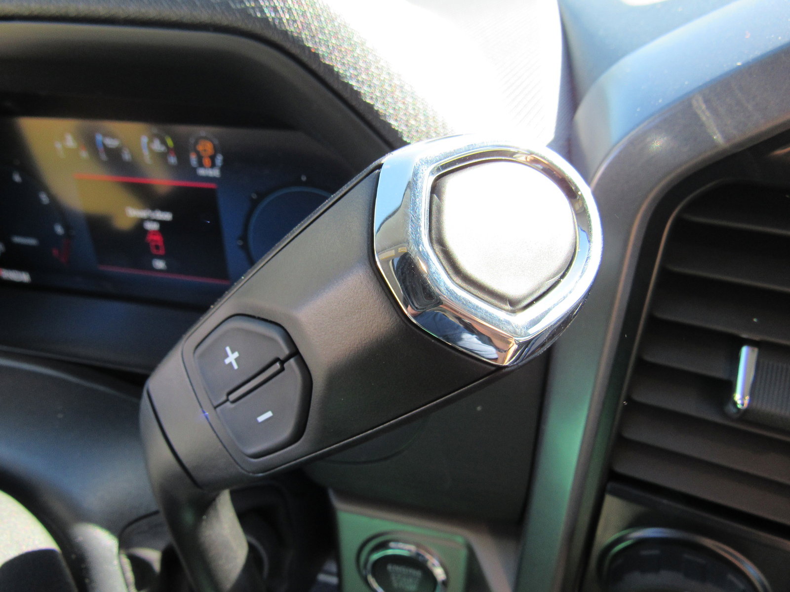 2024 Ford F-150 XLT photo 17