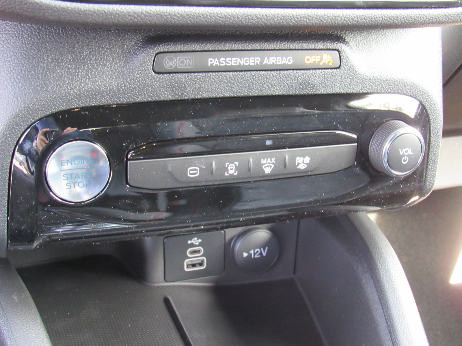2025 Ford Escape ST-Line photo 13