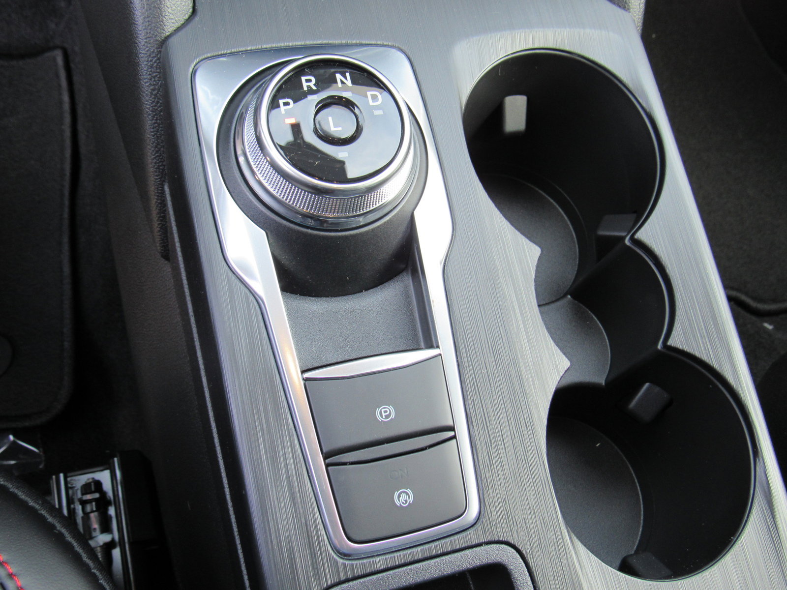 2025 Ford Escape ST-Line photo 14