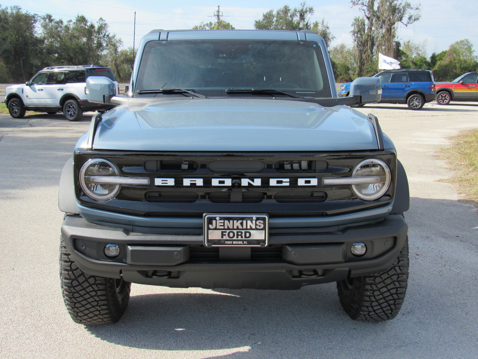 2024 Ford Bronco Outer Banks photo 7