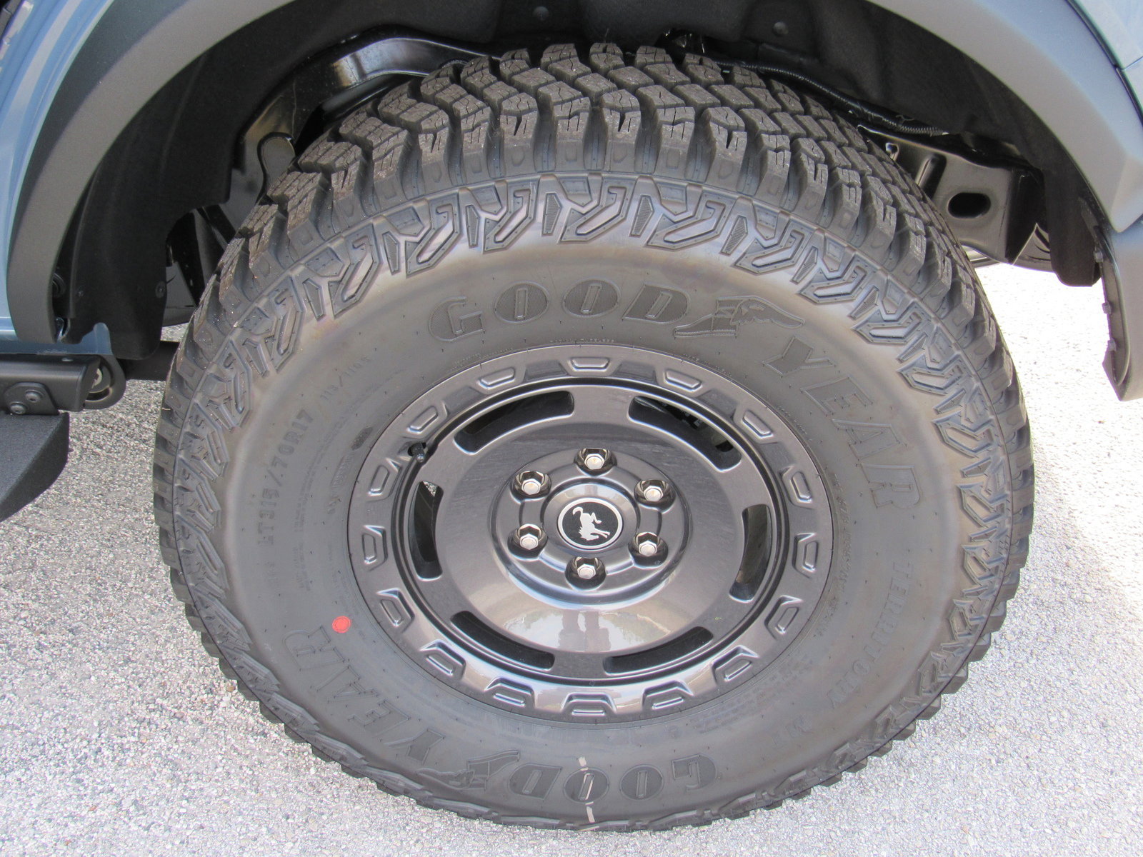 2024 Ford Bronco Outer Banks photo 8