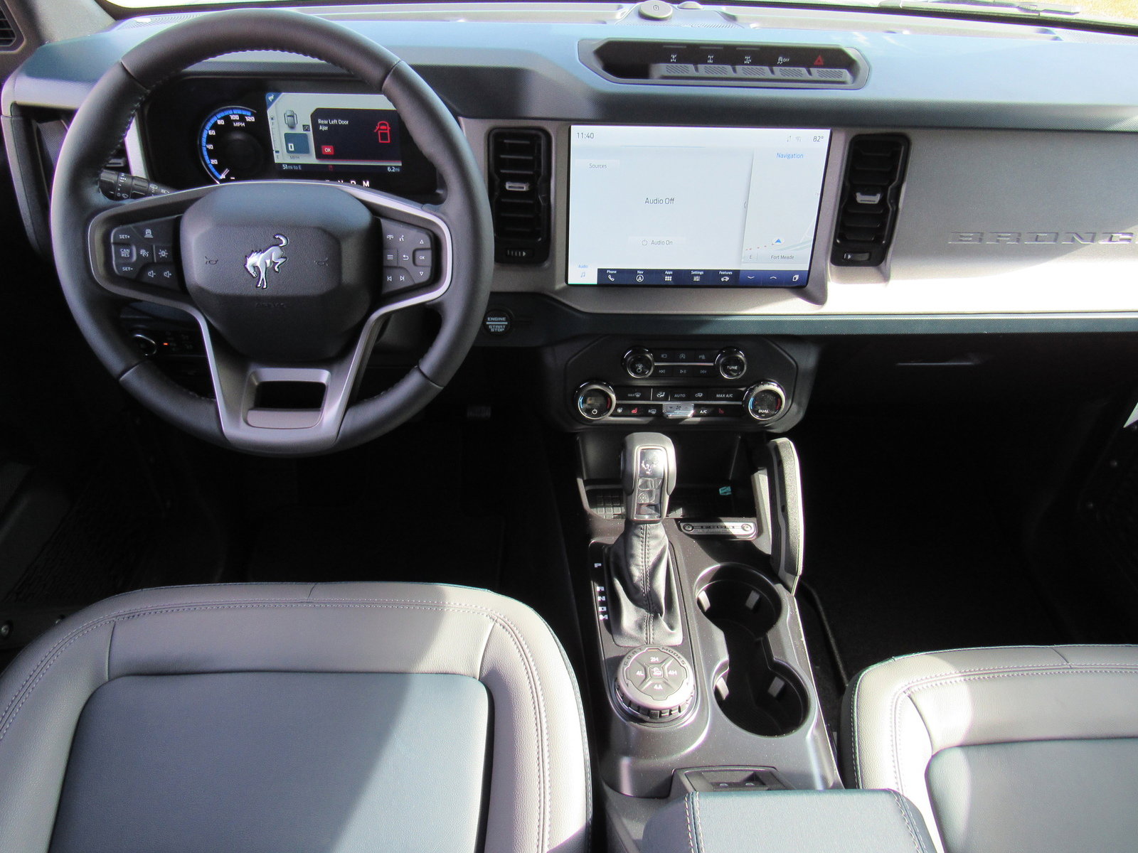 2024 Ford Bronco Outer Banks photo 10