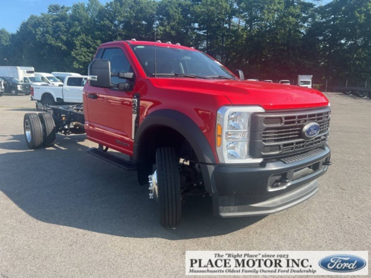 2023 Ford F-450 Super Duty Chassis Cab XL's photo