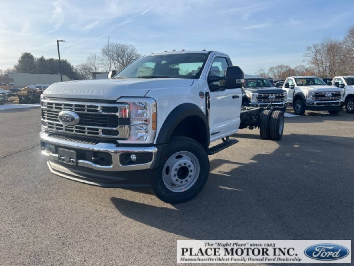 2024 Ford F-600 Super Duty Chassis Cab XL's photo