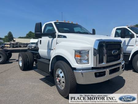2025 Ford F-750SD Base