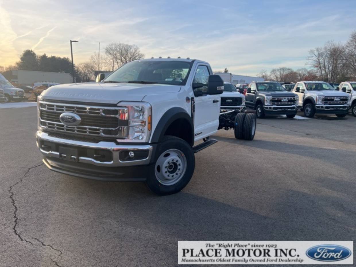 2024 Ford F-600 Super Duty Chassis Cab XL's photo