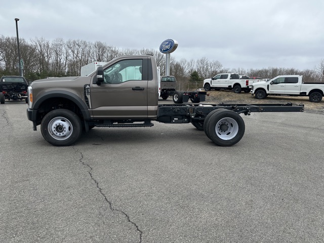 2023 Ford F-600 photo 4