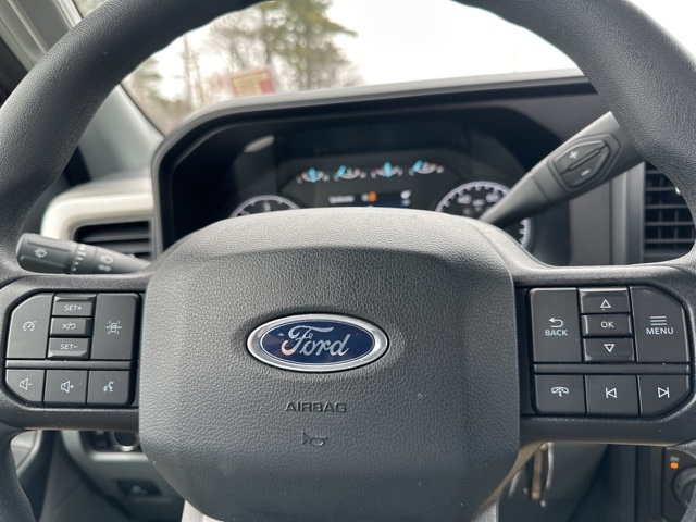 2023 Ford F-600 photo 11