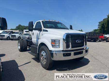 2025 Ford F-750SD Base