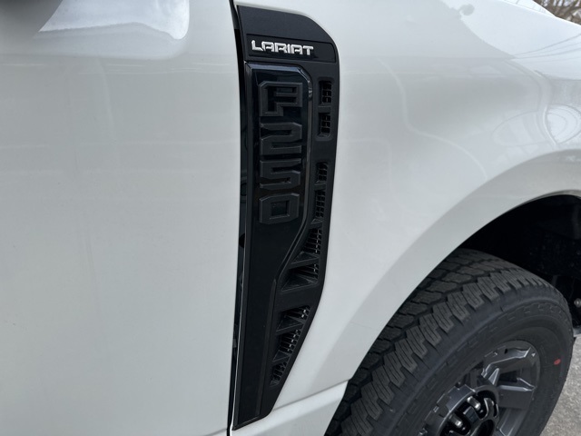 2024 Ford F-250 photo 9