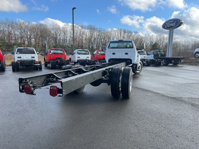 2025 Ford F-750 photo 5