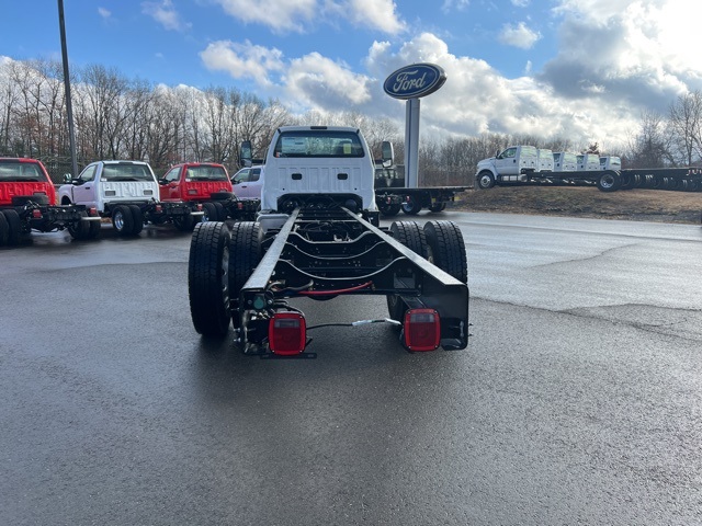 2025 Ford F-750 photo 6