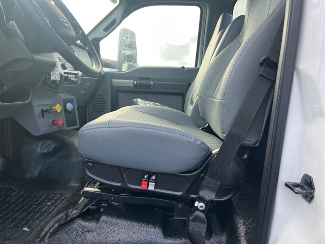 2025 Ford F-750 photo 12