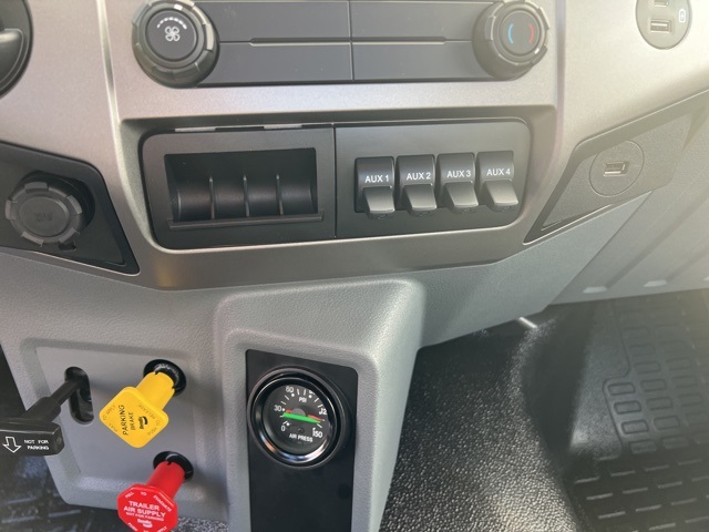 2025 Ford F-750 photo 20