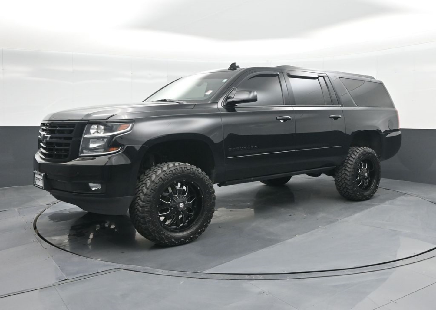 Used 2020 Chevrolet Suburban Premier with VIN 1GNSKJKJ2LR277495 for sale in Houston, TX