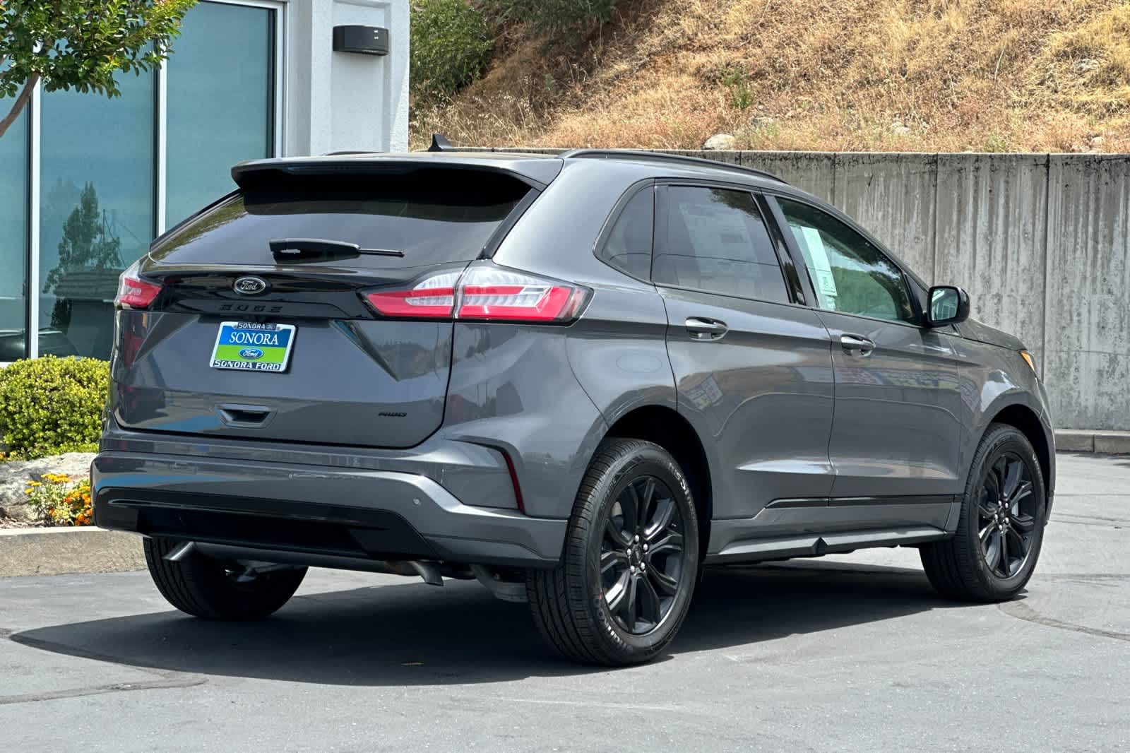 2024 Ford Edge SE photo 3