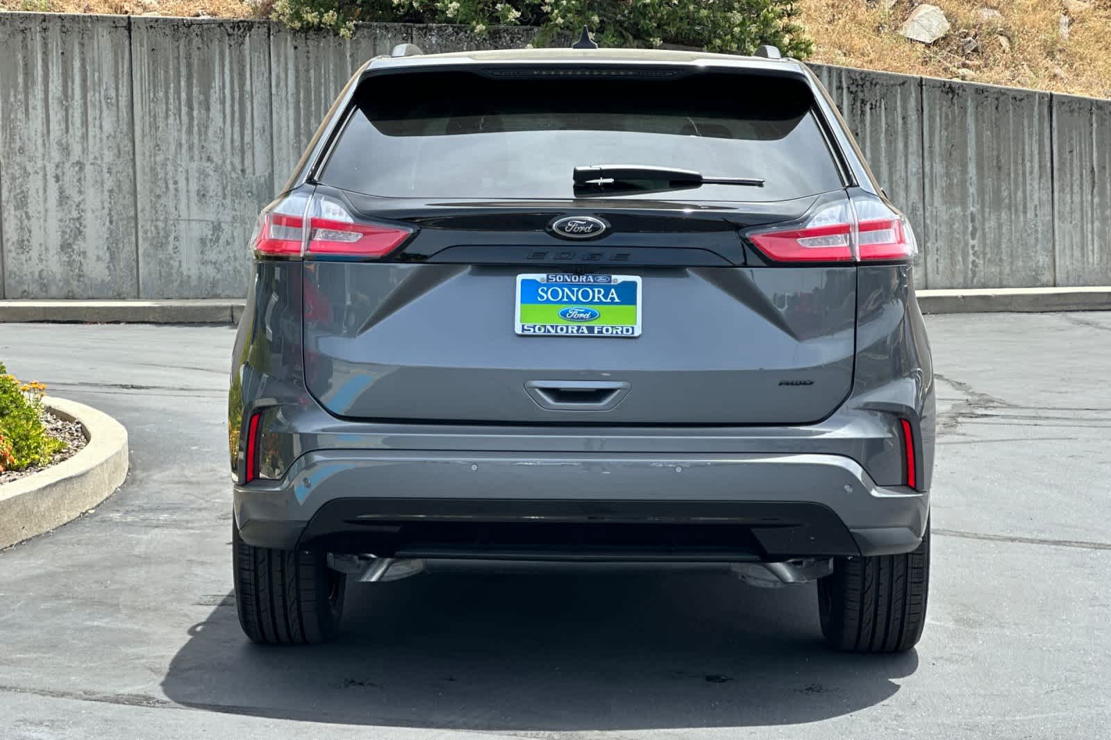 2024 Ford Edge SE photo 4