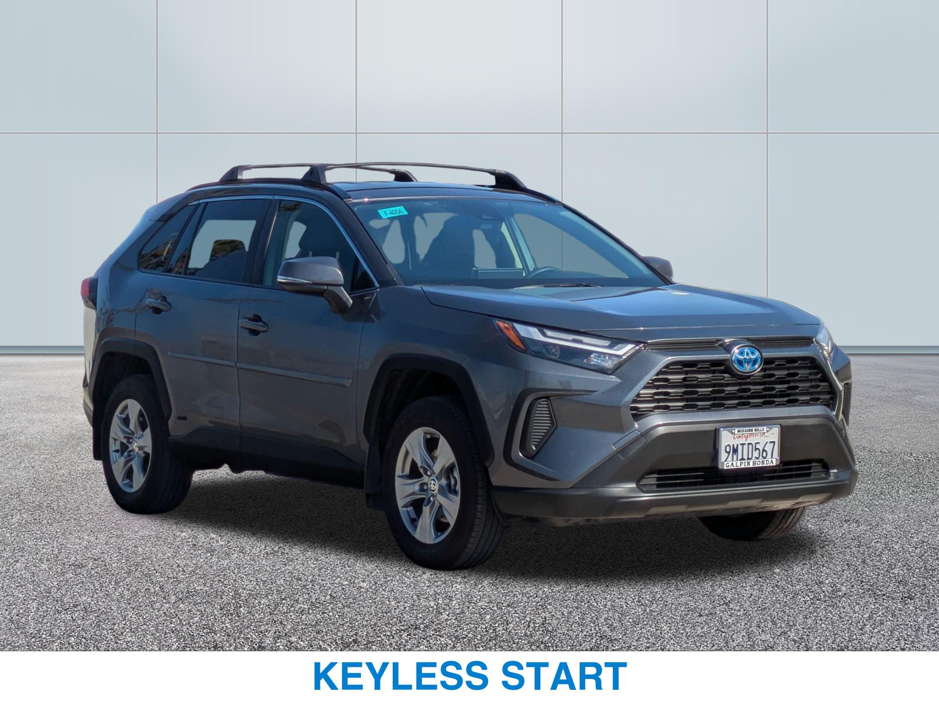 2024 Toyota RAV4 Hybrid XLE photo 3