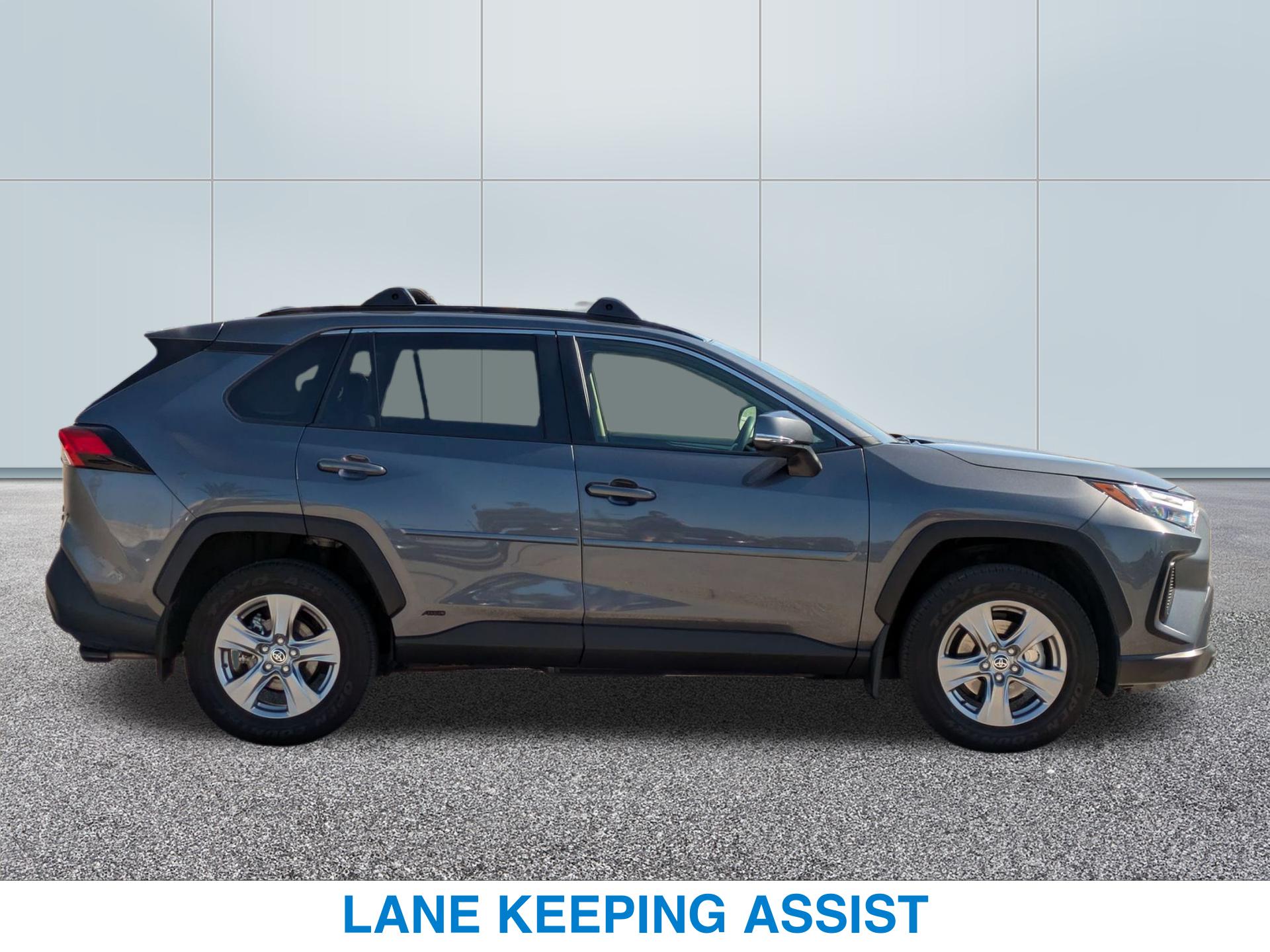 2024 Toyota RAV4 Hybrid XLE photo 4