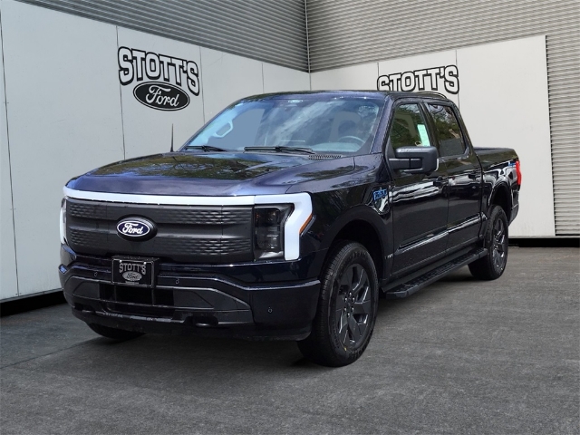 2025 Ford F-150 Lightning Flash's photo