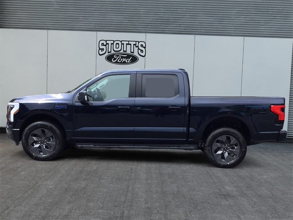 2025 Ford F-150 Lightning photo 19