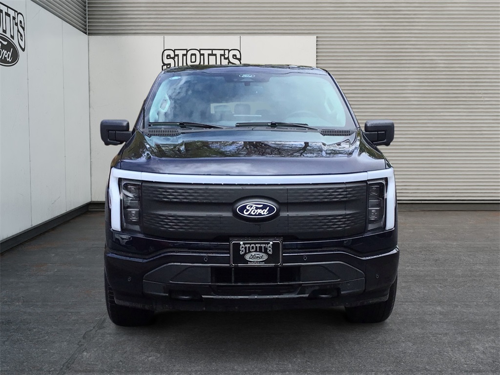 2025 Ford F-150 Lightning photo 4