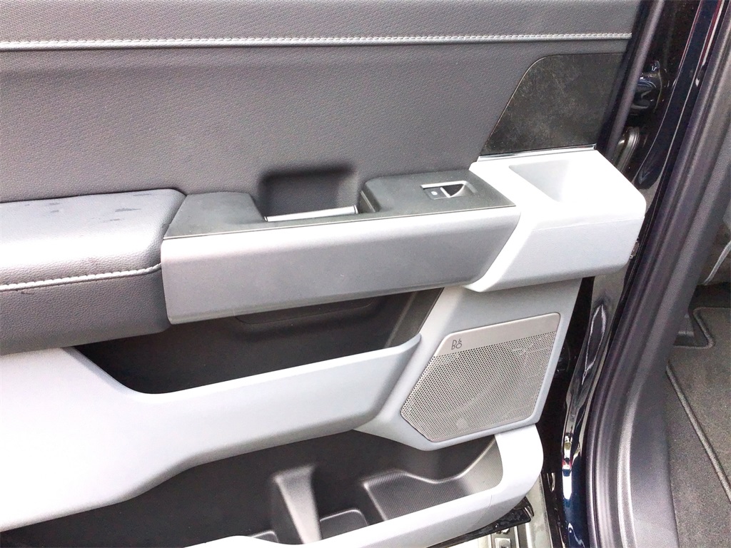 2025 Ford F-150 Lightning photo 12