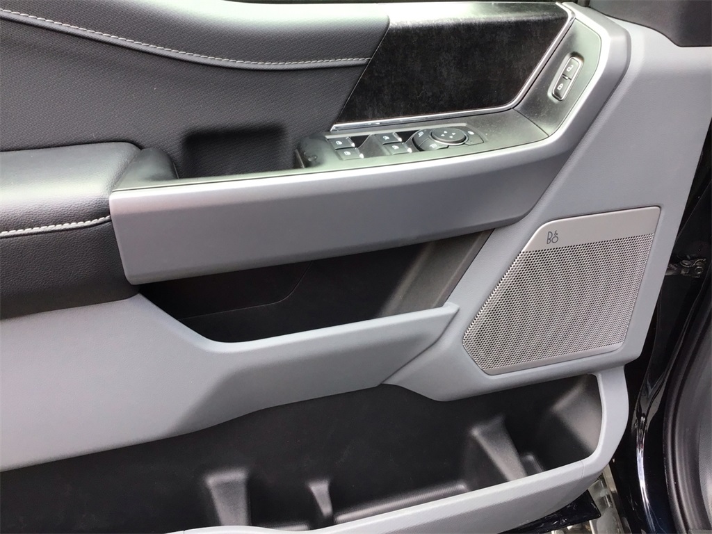 2025 Ford F-150 Lightning photo 13