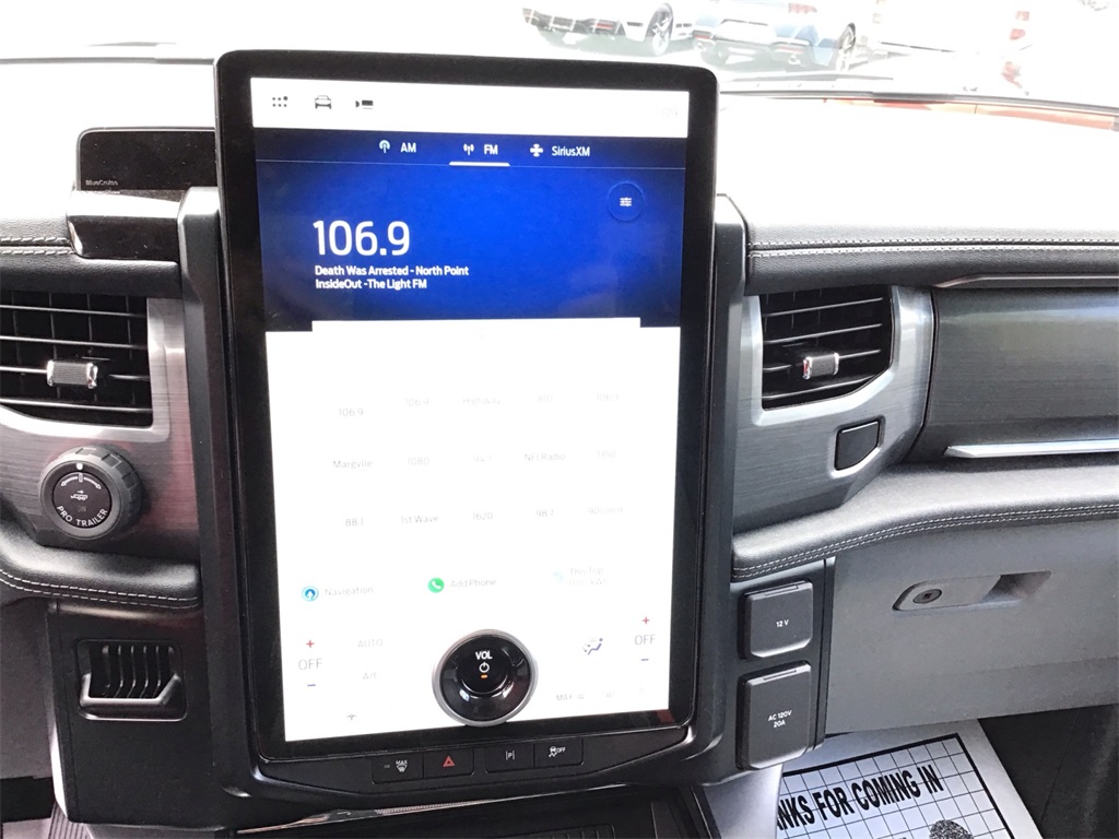 2025 Ford F-150 Lightning photo 15
