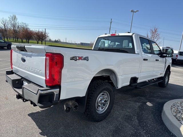 2025 Ford F-350 photo 3