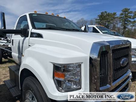 2025 Ford F-750SD Base