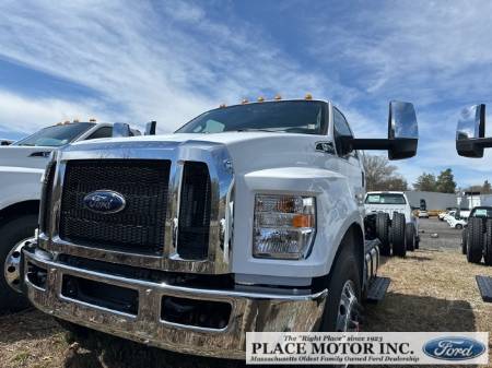 2025 Ford F-750SD Base