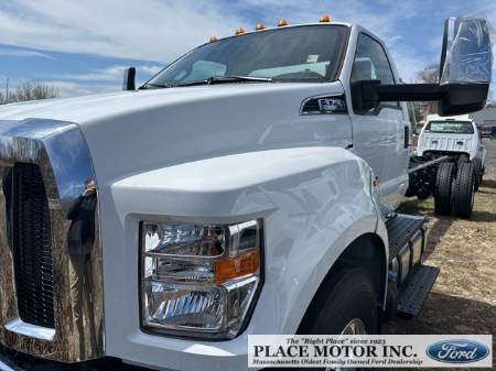 2025 Ford F-750SD Base