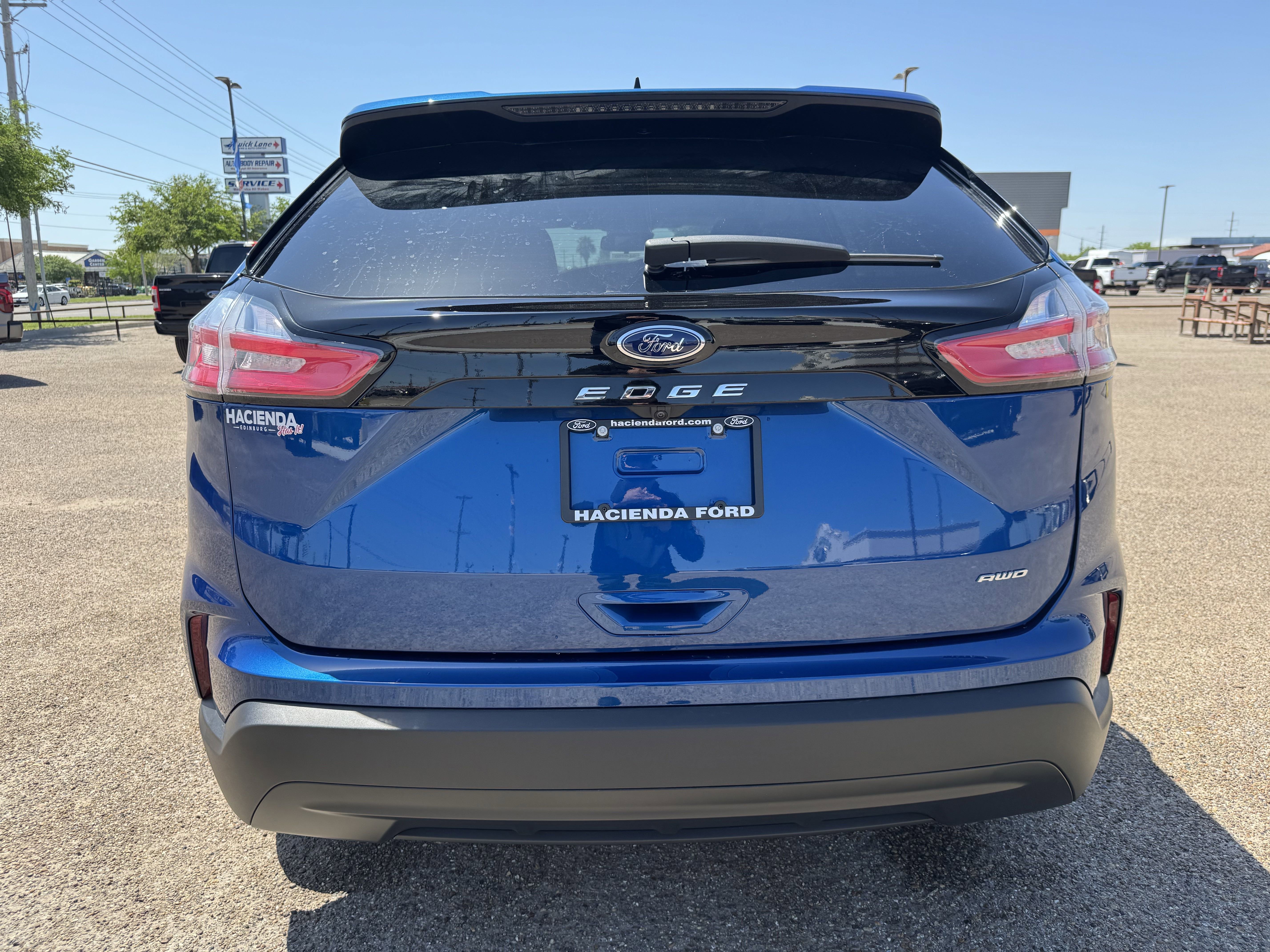 2024 Ford Edge SE photo 3
