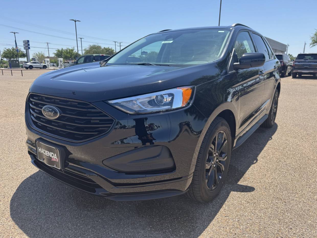2024 Ford Edge SE's photo