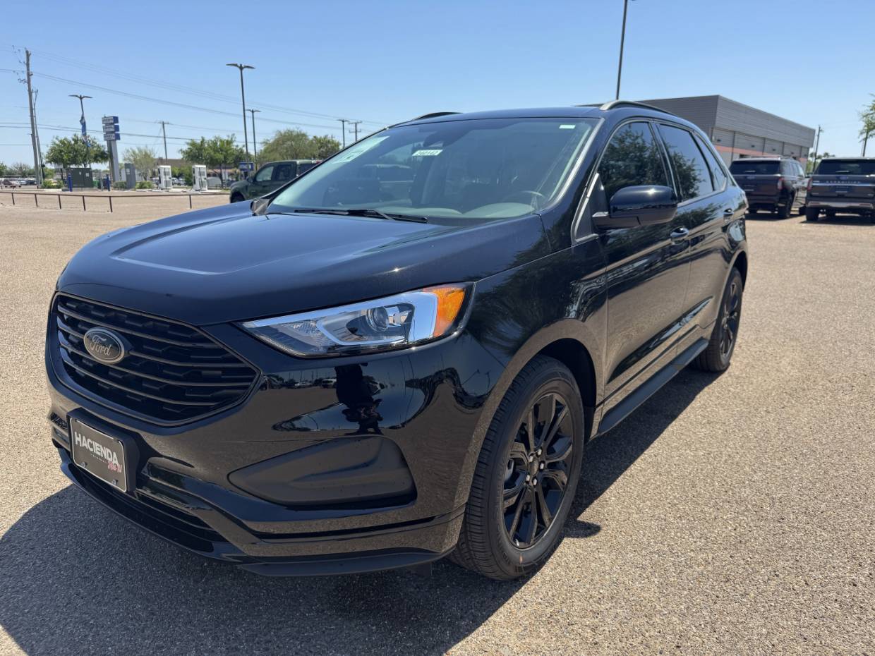2024 Ford Edge SE's photo