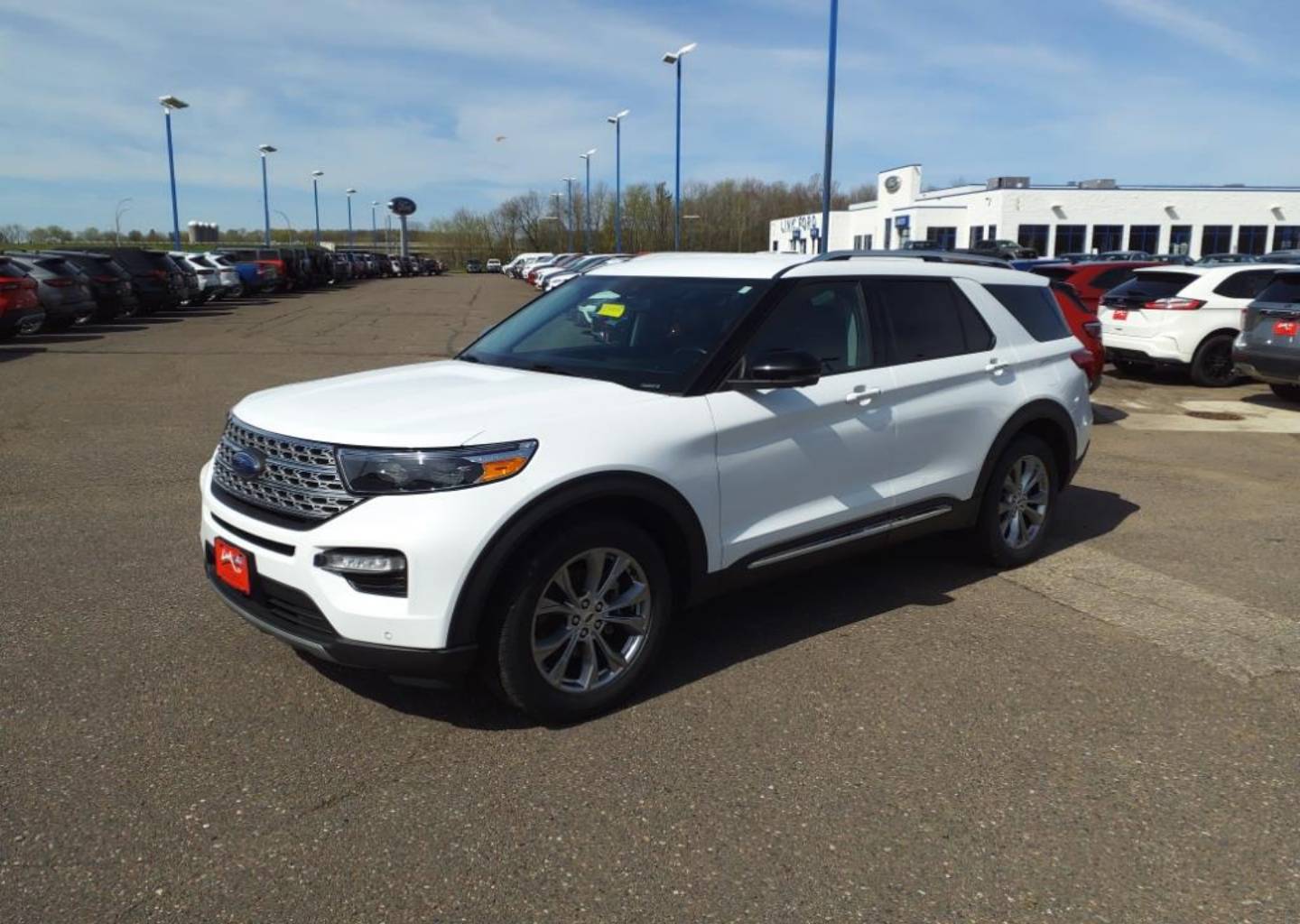 2022 Ford Explorer Limited's photo