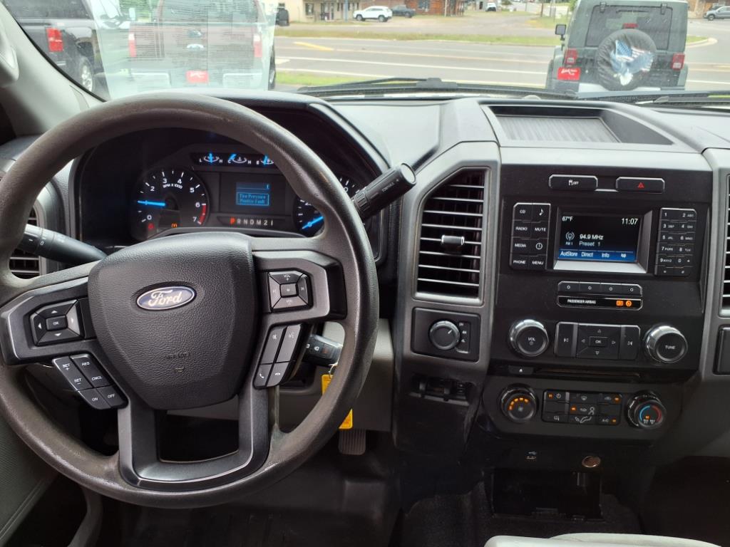 2017 Ford F-250 XLT photo 17