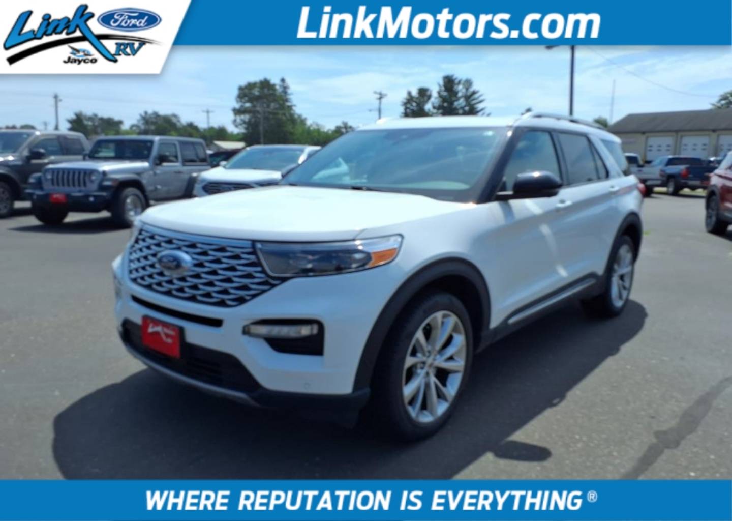 2021 Ford Explorer Platinum's photo