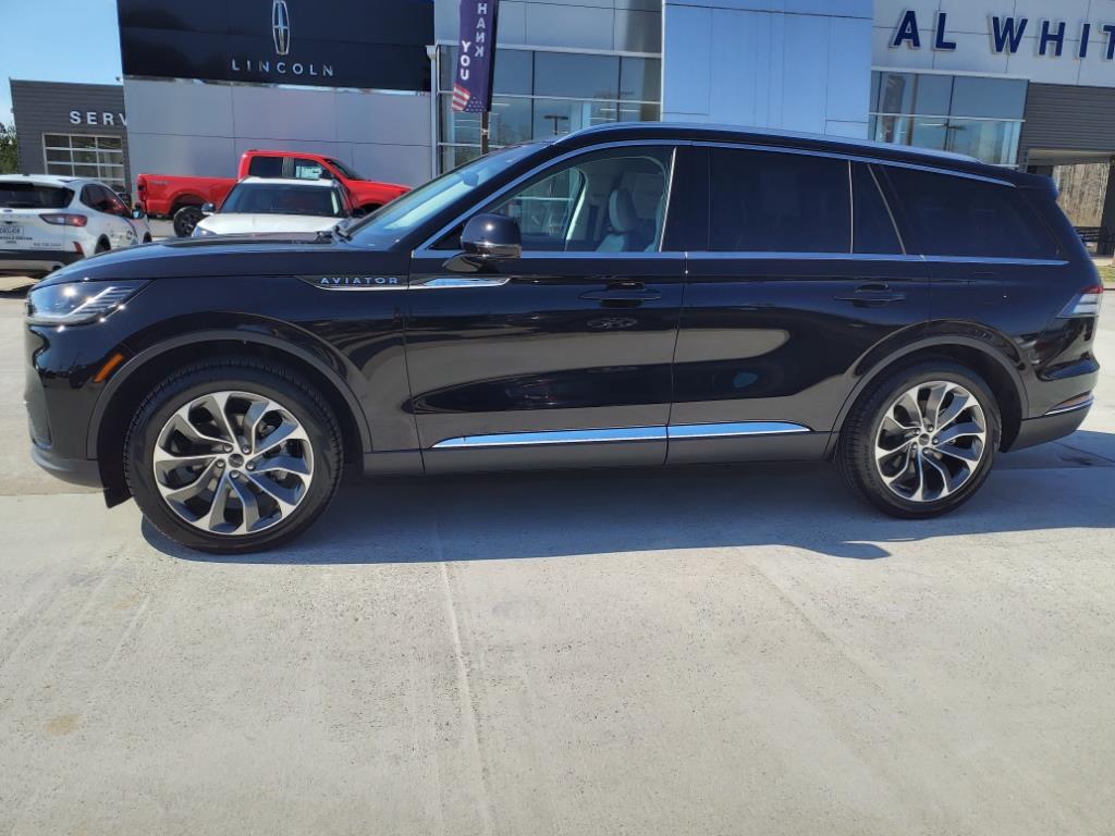 2025 Lincoln Aviator Reserve photo 2