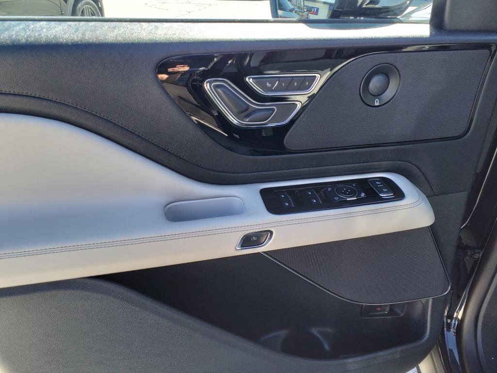 2025 Lincoln Aviator Reserve photo 6
